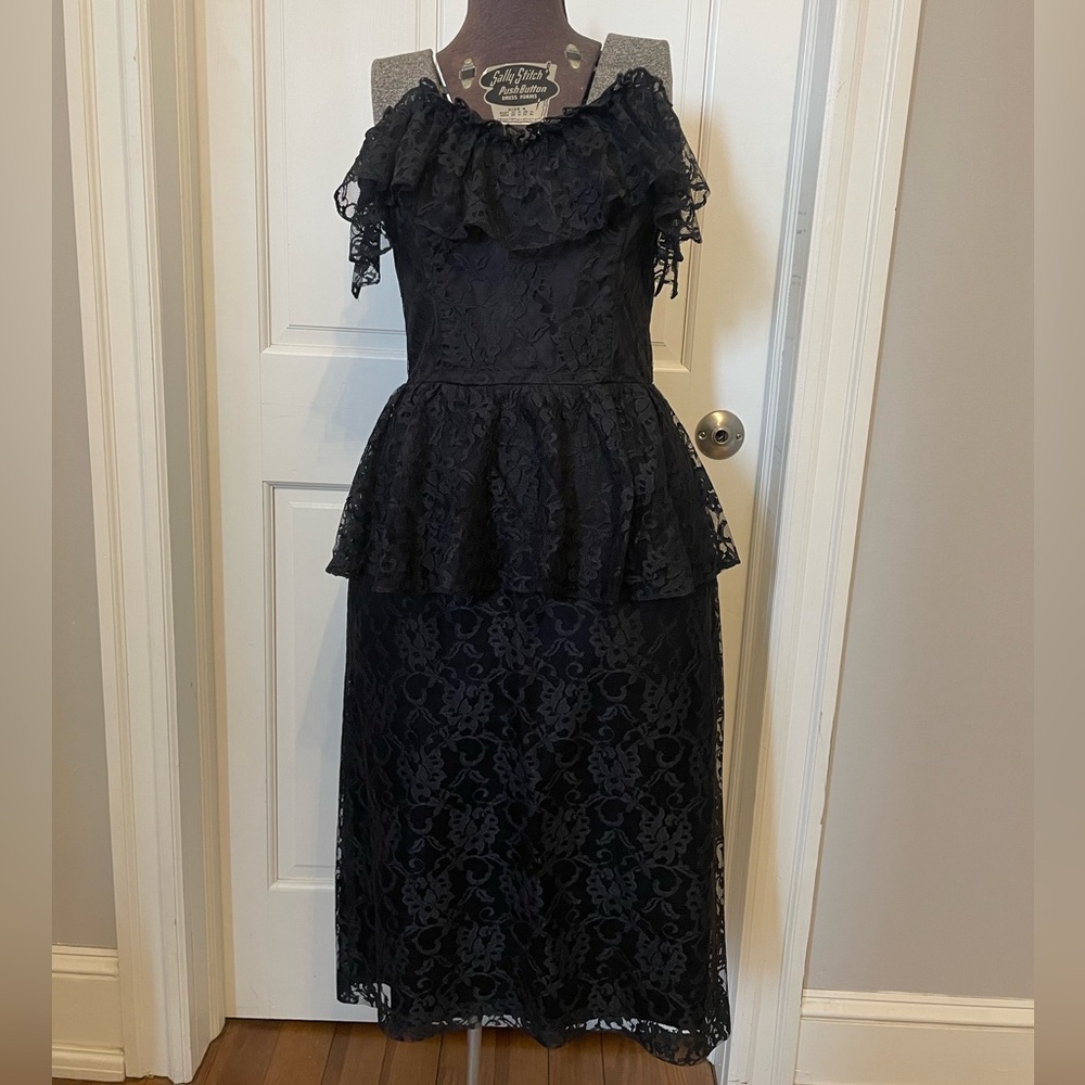 Elegant Black Lace Dress